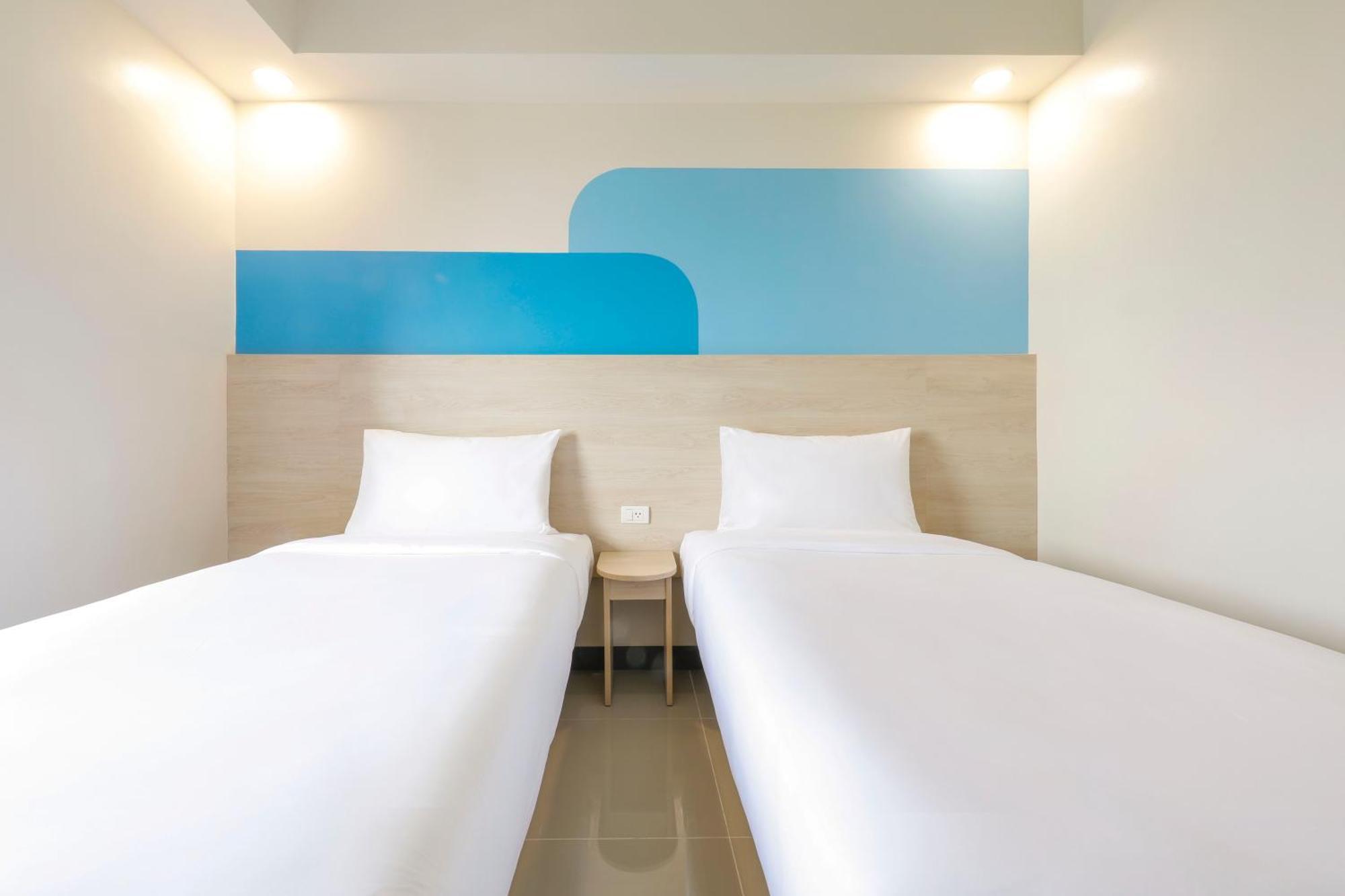 Hop Inn Hotel Iloilo Экстерьер фото